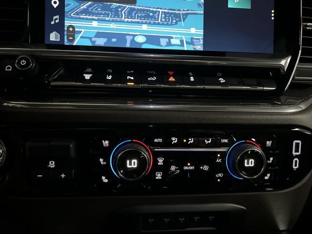 Certified 2025 Chevrolet Silverado 2500 LTZ w/ LTZ Convenience Package AWD/4WD image 18