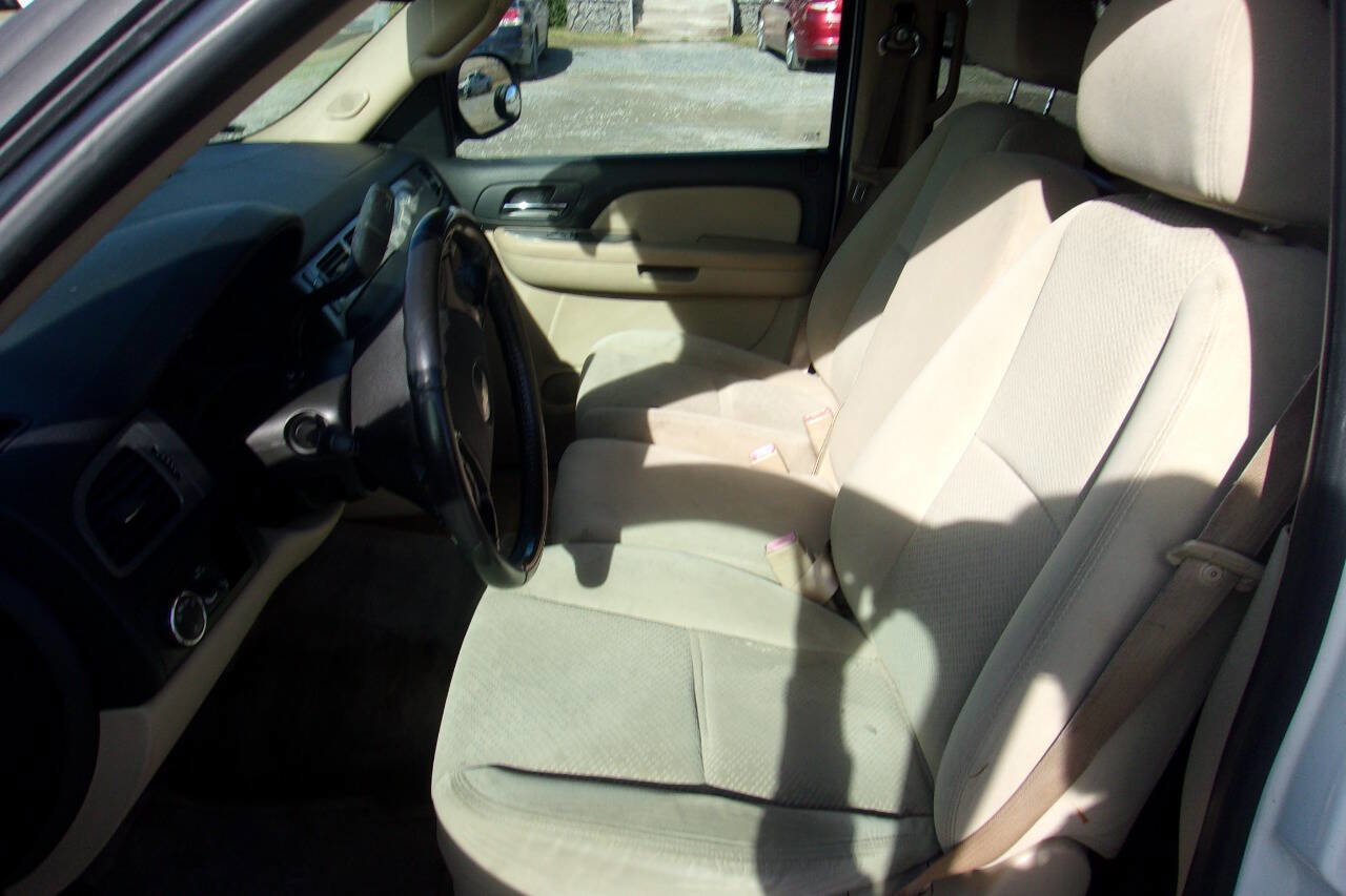 Used 2008 Chevrolet Suburban LS image 8