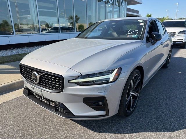 Used 2023 Volvo S60 B5 Plus w/ Climate Package AWD/4WD image 10