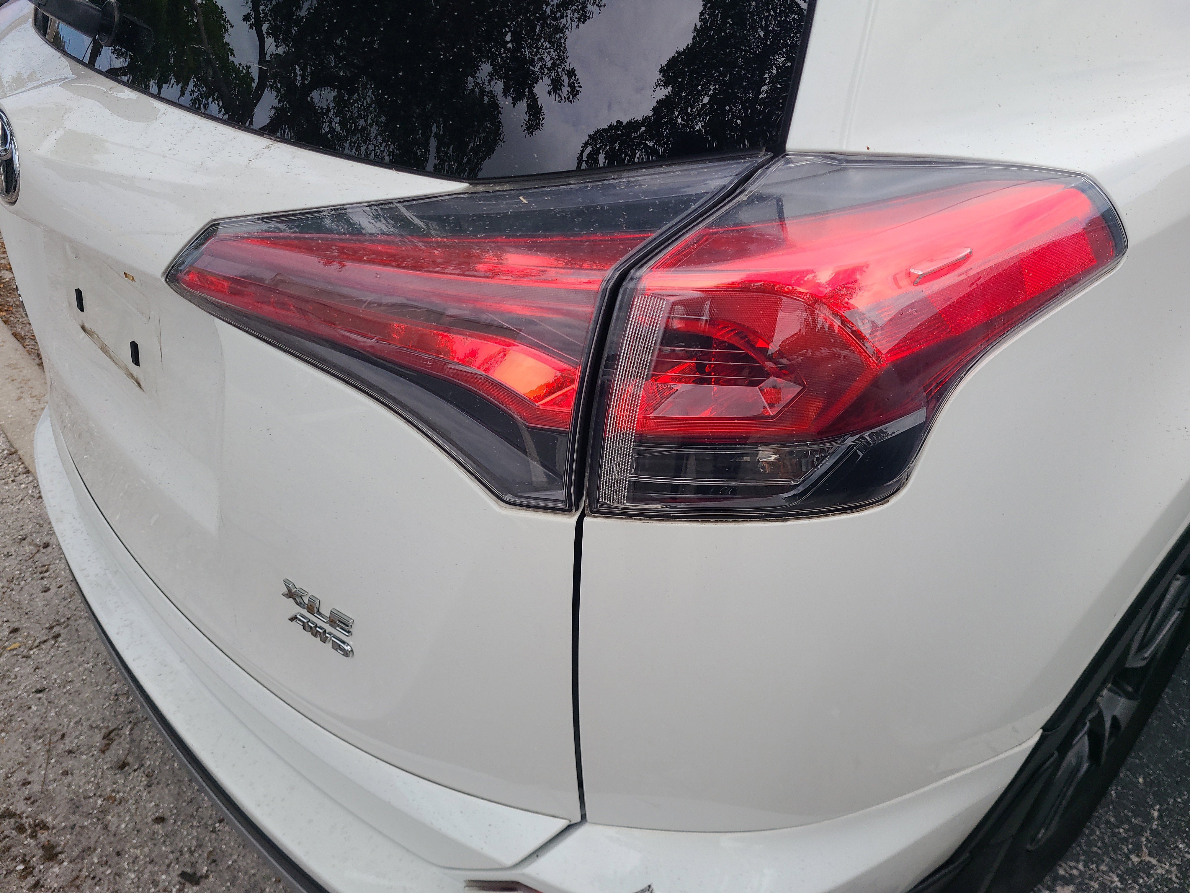 Used 2017 Toyota RAV4 XLE w/ Plus Extra Value Package AWD/4WD image 7