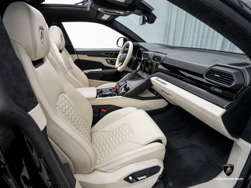 Used 2022 Lamborghini Urus image 42