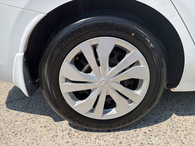 Used 2022 Nissan Versa S FWD image 16