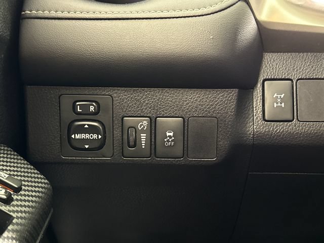 Used 2015 Toyota RAV4 XLE AWD/4WD image 37