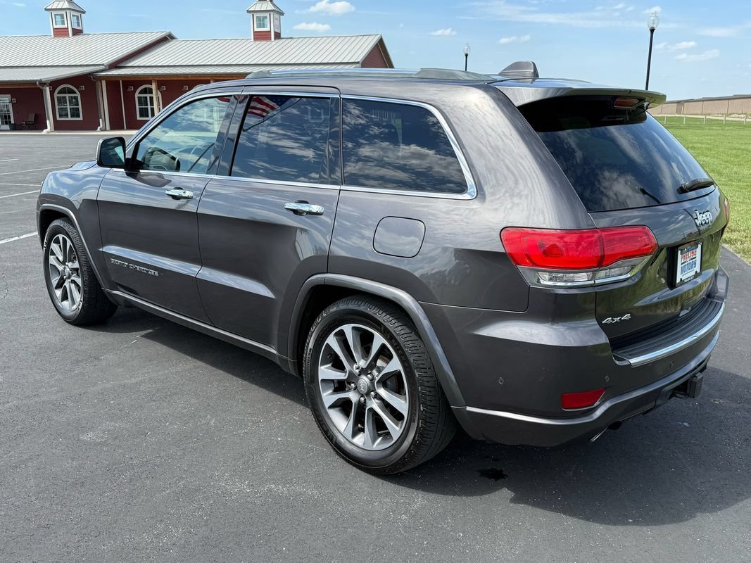 Used 2018 Jeep Grand Cherokee Overland AWD/4WD image 6