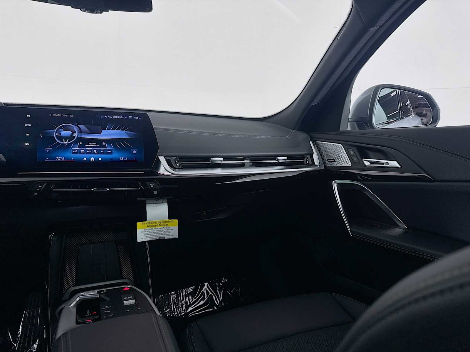 Used 2025 BMW X2 xDrive28i w/ Premium Package image 40