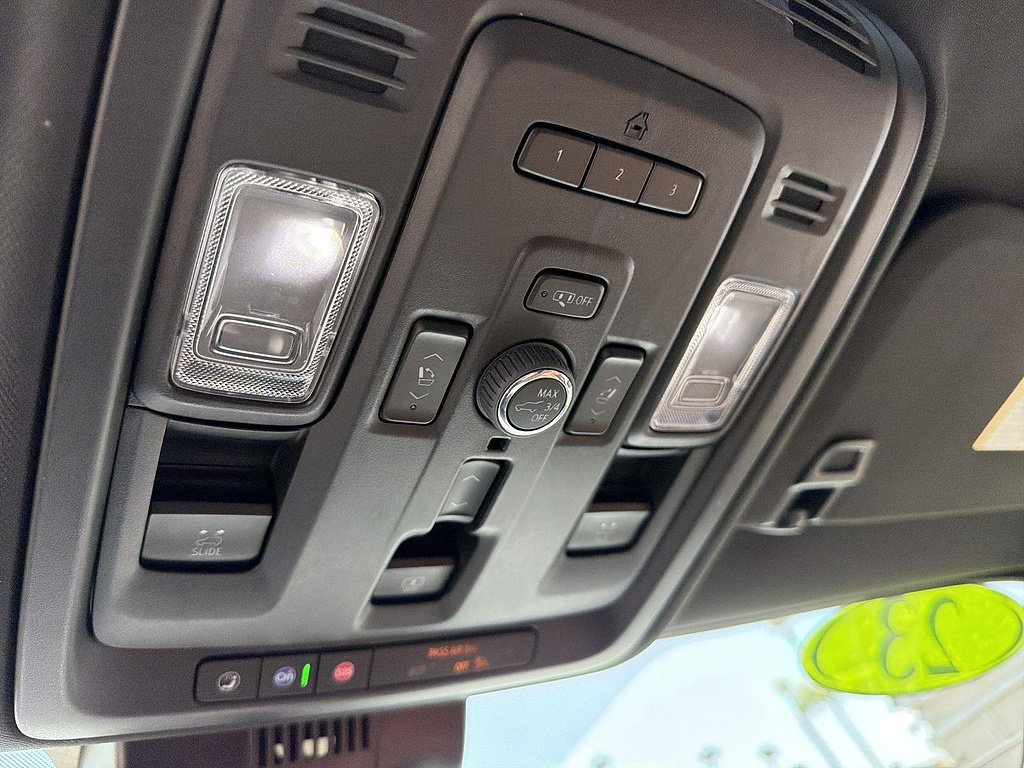 Used 2023 GMC Yukon Denali Ultimate AWD/4WD image 40