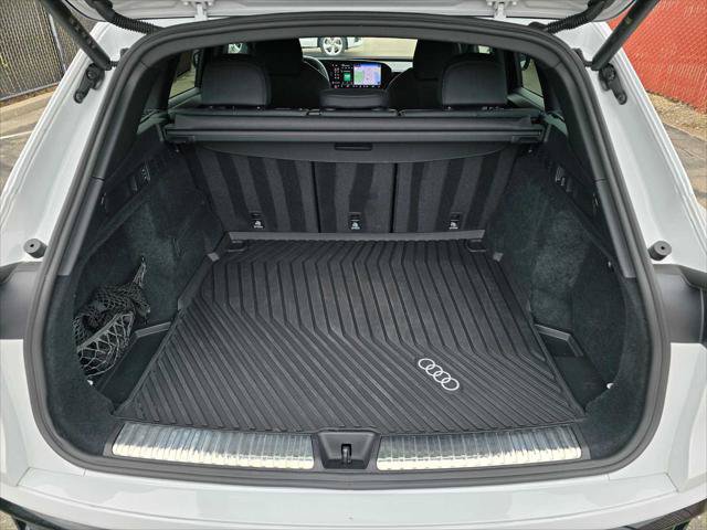 Certified 2025 Audi SQ5 Premium Plus w/ Premium Plus Package AWD/4WD image 14