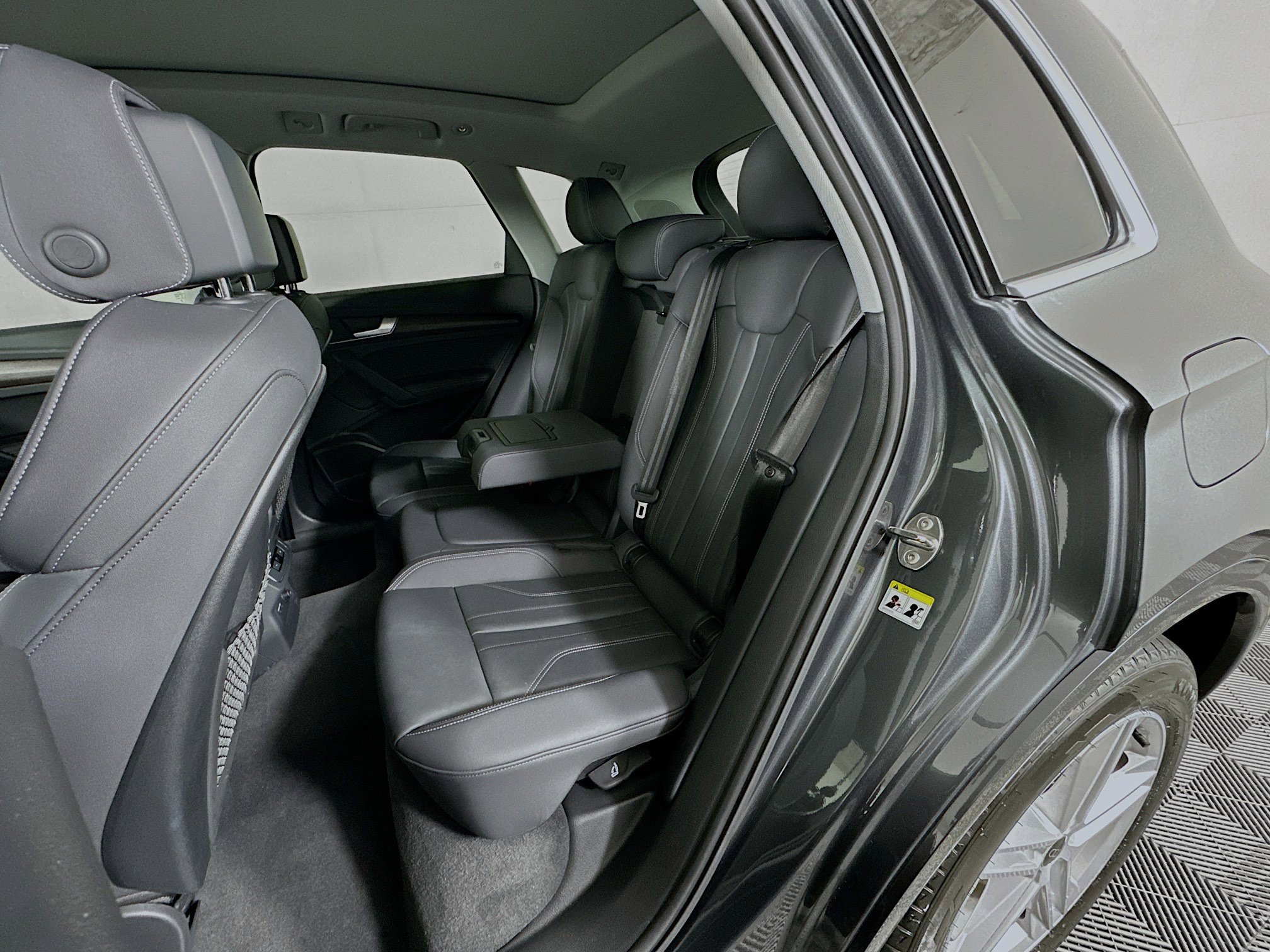 Used 2024 Audi Q5 e Premium Plus w/ Premium Plus Package image 26