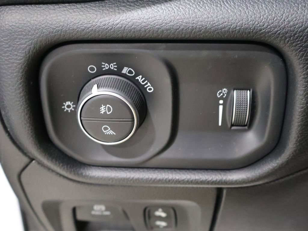Used 2020 RAM 1500 Big Horn AWD/4WD image 33