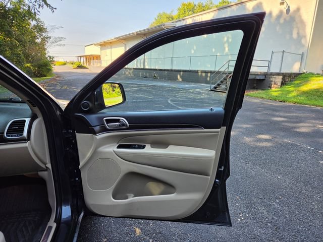 Used 2014 Jeep Grand Cherokee Limited w/ Trailer Tow Group IV RWD image 22