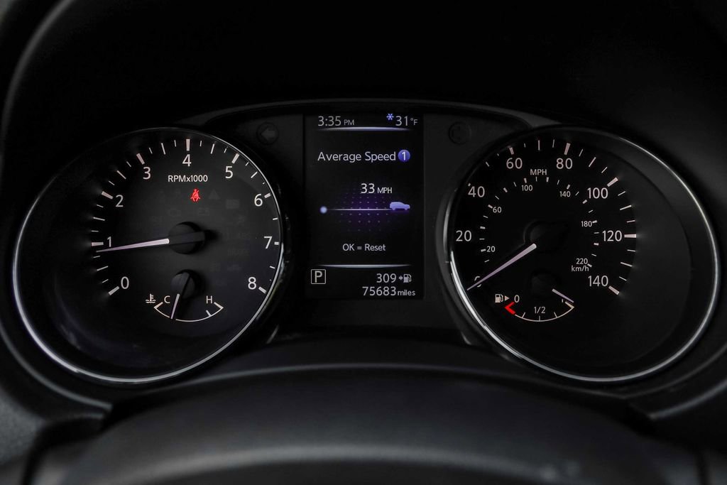 Used 2017 Nissan Rogue SV w/ SV Premium Package image 27