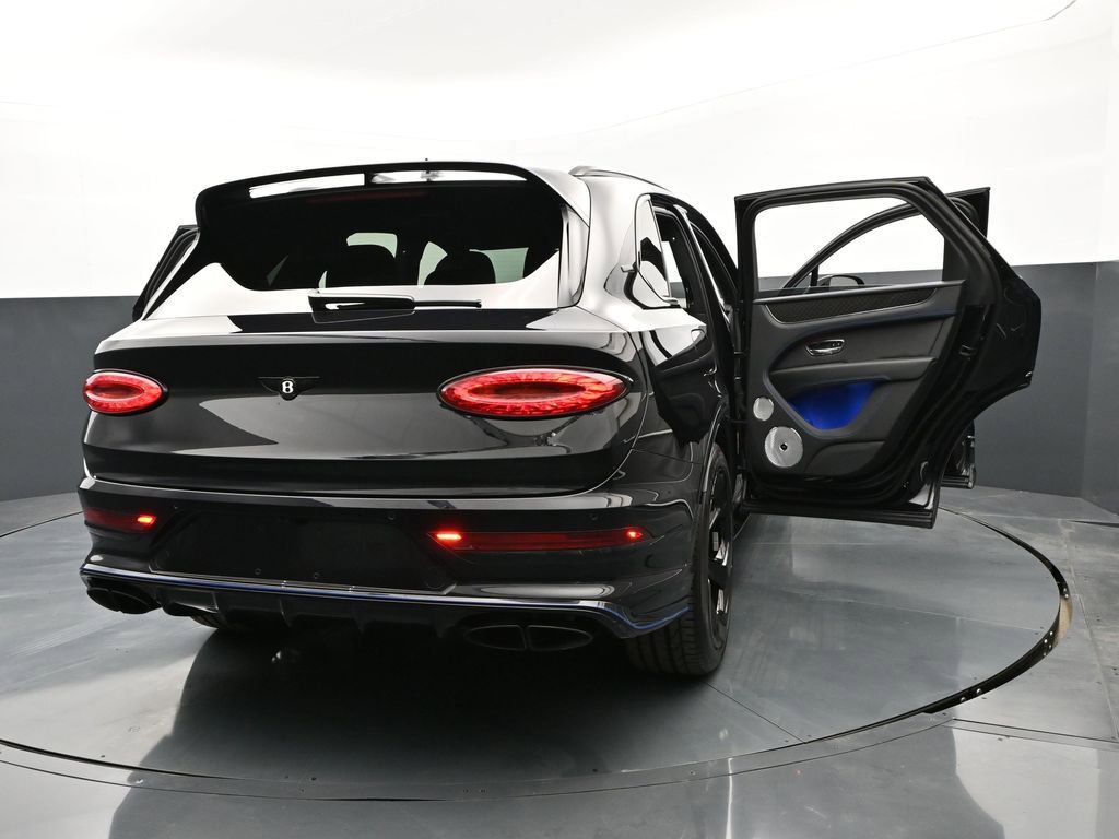 Used 2025 Bentley Bentayga image 79