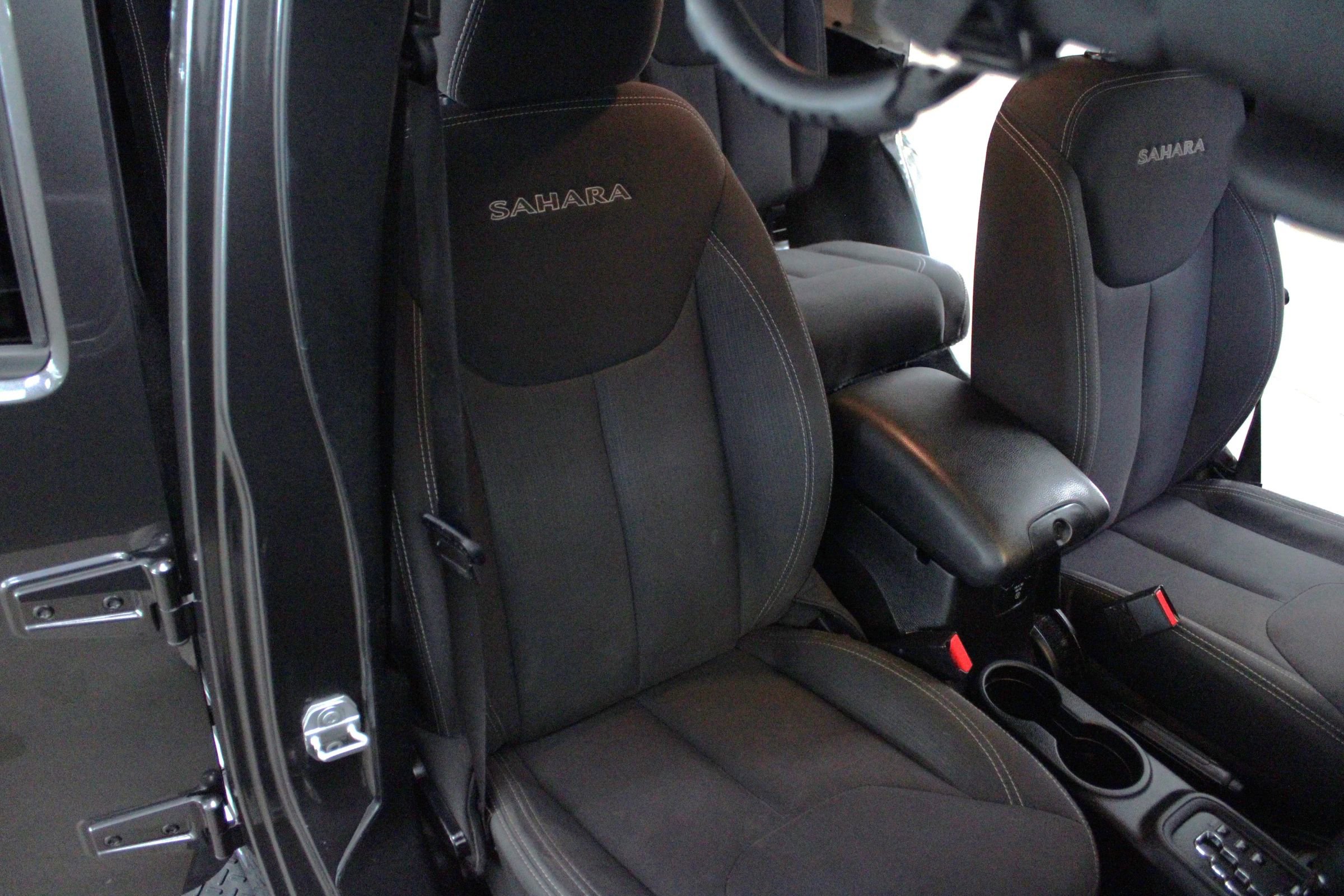 Used 2017 Jeep Wrangler Unlimited Sahara image 11