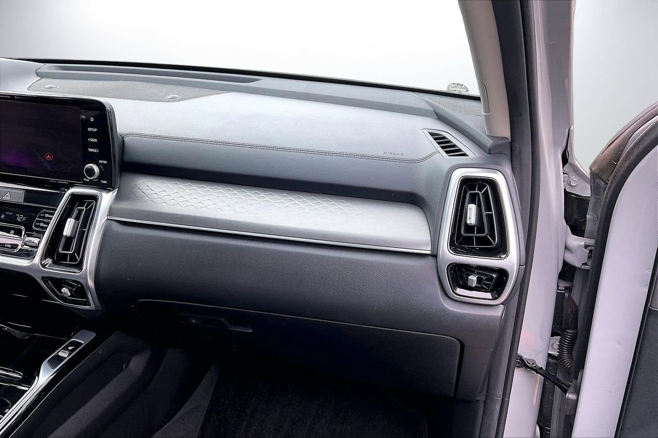 Used 2023 Kia Sorento SX image 22