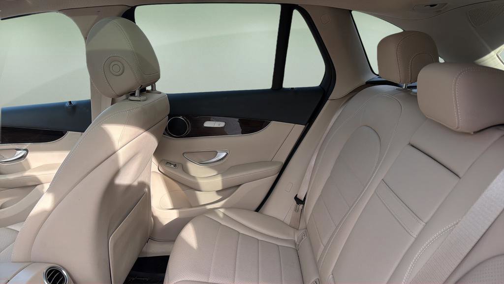 Used 2022 Mercedes-Benz GLC 300 4MATIC image 16