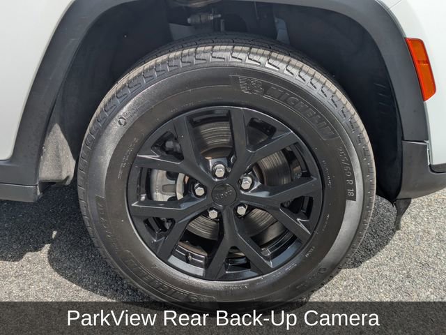 Used 2024 Jeep Grand Cherokee L Altitude AWD/4WD image 11