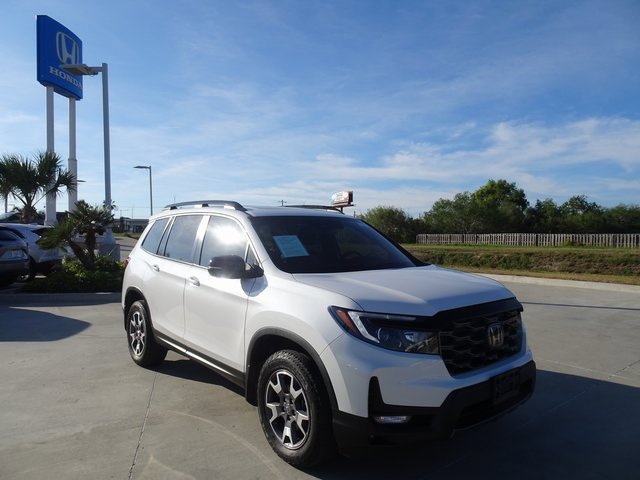 Certified 2023 Honda Passport TrailSport image 3