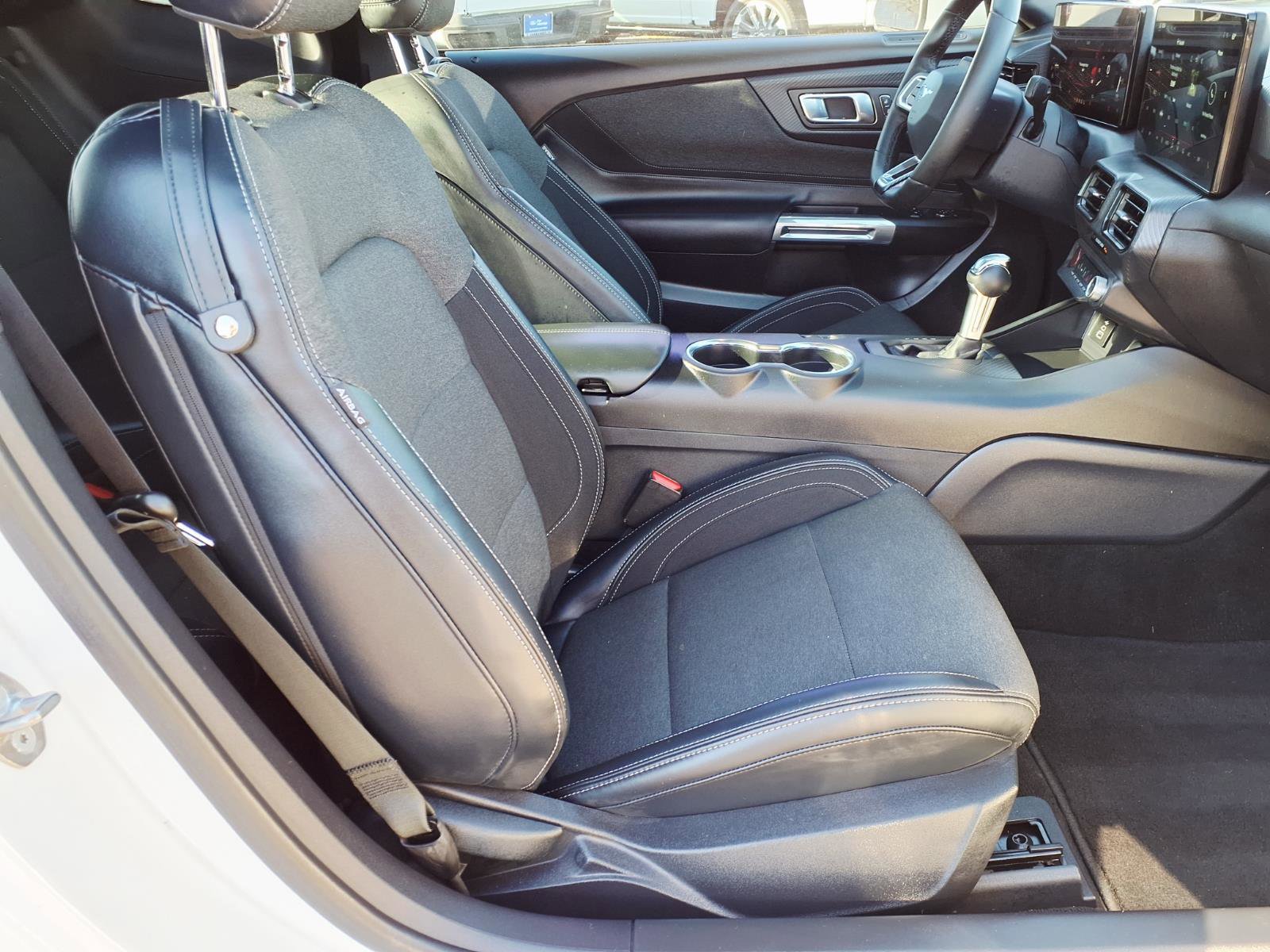 Used 2025 Ford Mustang Coupe image 11