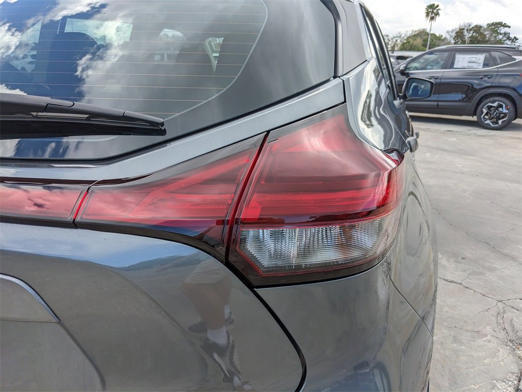 Used 2022 Nissan Kicks S image 12