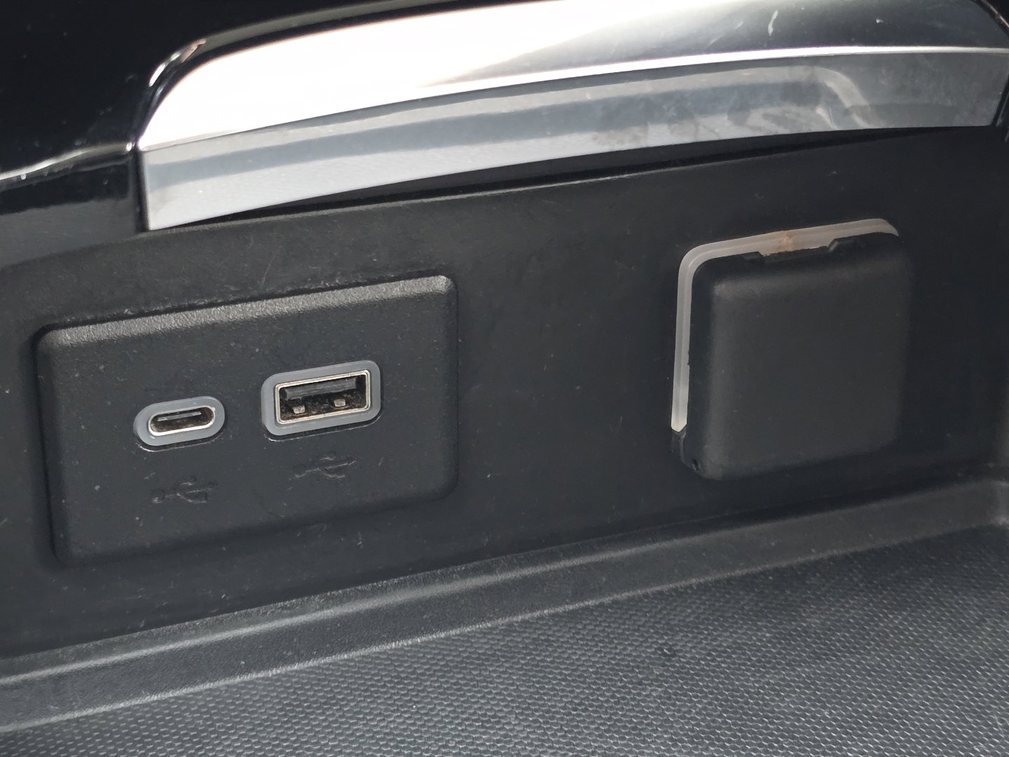 Used 2023 Buick Envision Essence image 6