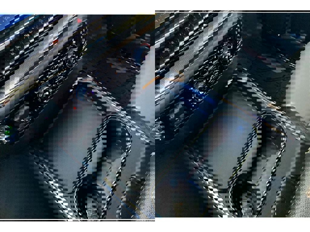 Used 2024 Chevrolet Silverado 2500 ZR2 w/ Technology Package image 19