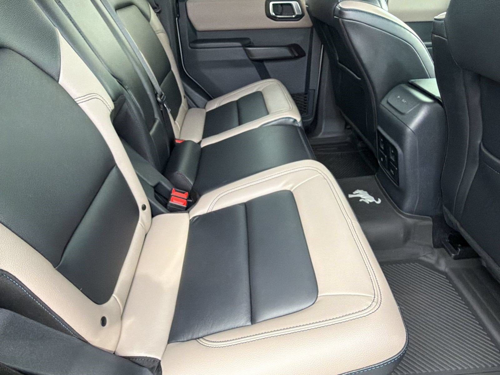 Used 2024 Ford Bronco Wildtrak AWD/4WD image 32