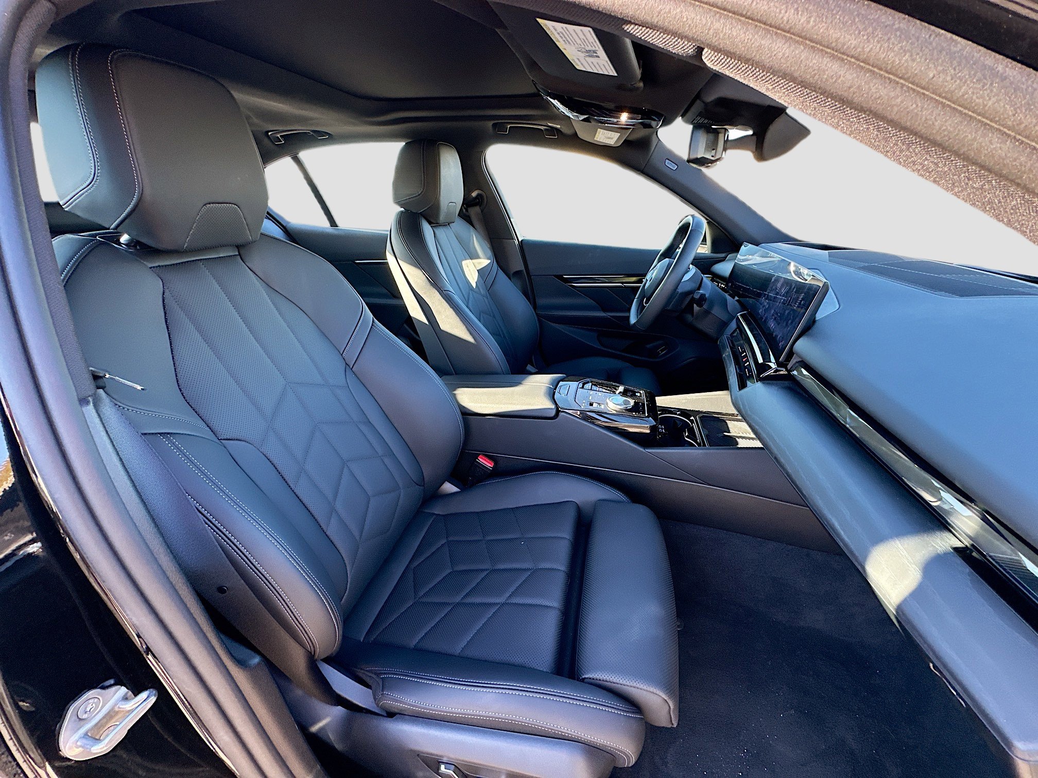 Used 2024 BMW i5 eDrive40i w/ Premium Package image 33