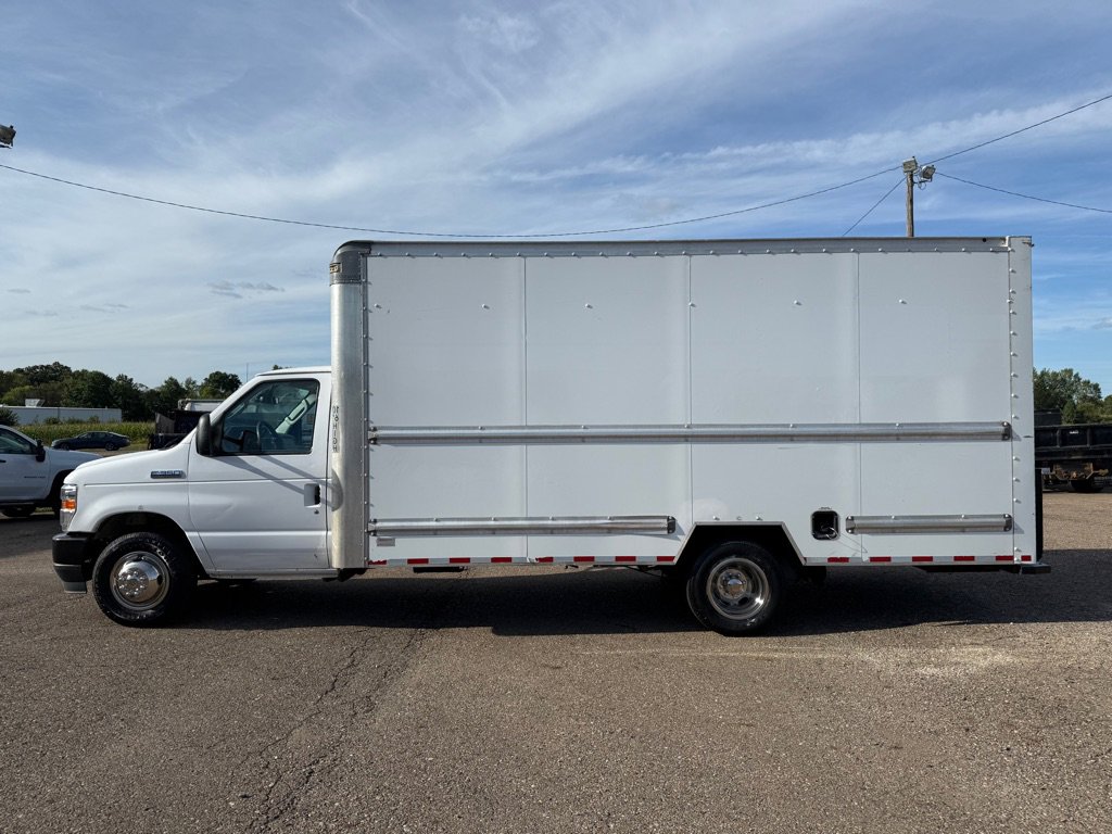 Used 2021 Ford E-350 and Econoline 350 Super Duty image 4