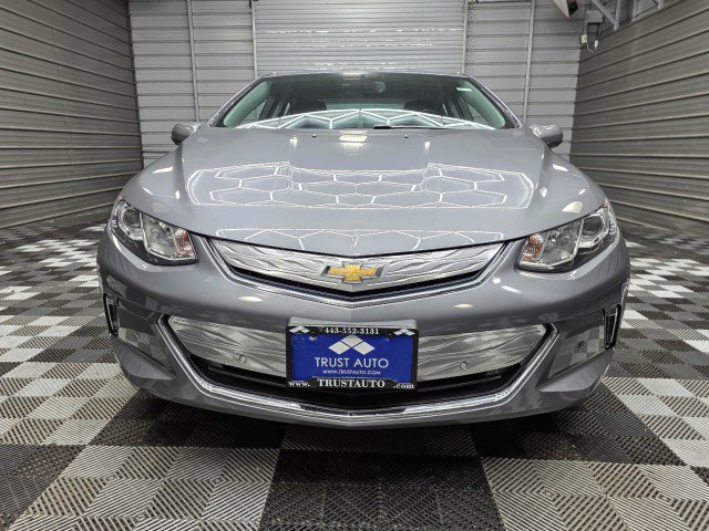 Used 2018 Chevrolet Volt Premier w/ Driver Confidence Package FWD image 3