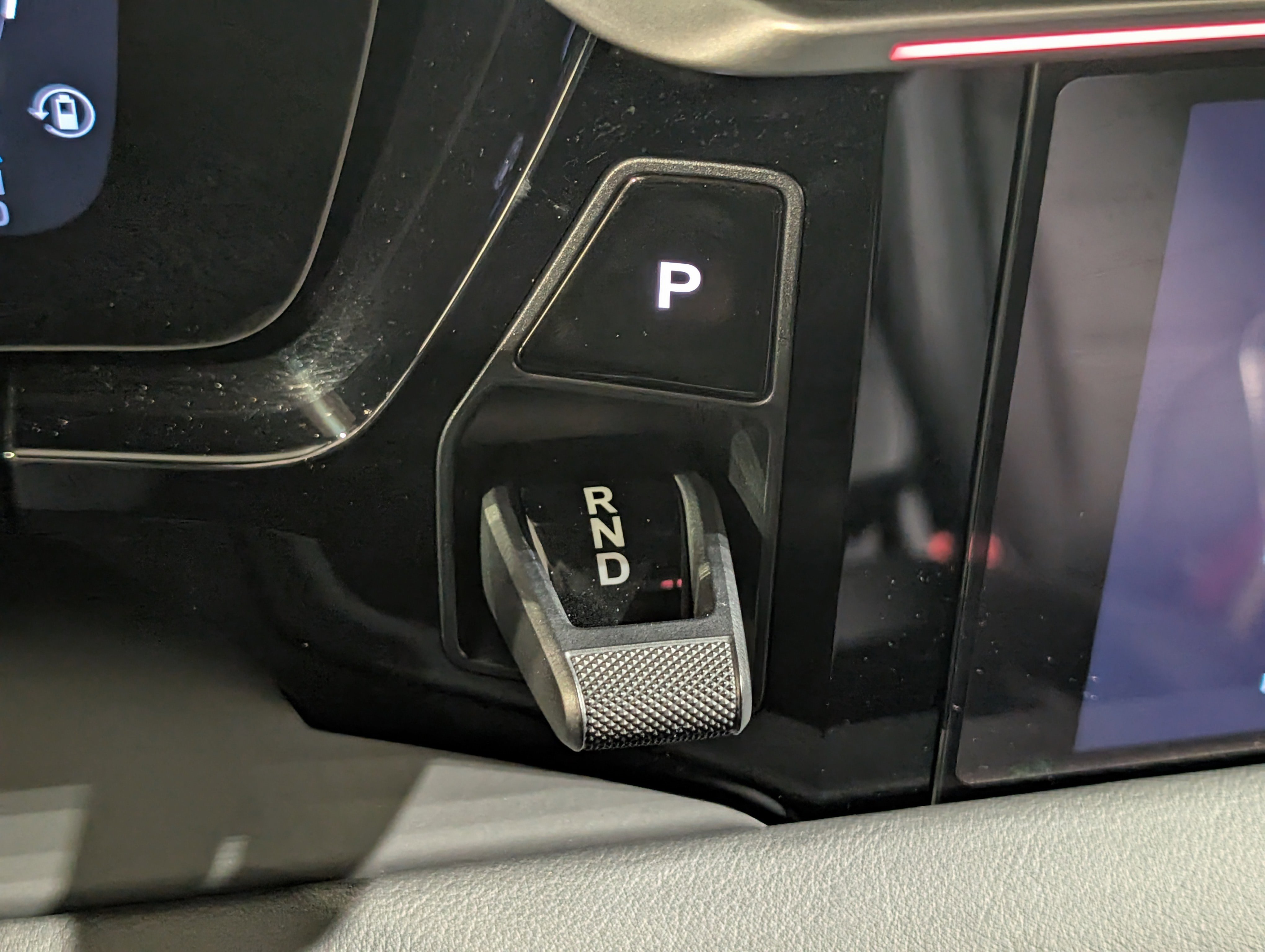 Used 2025 Porsche Macan 4 Electric image 39