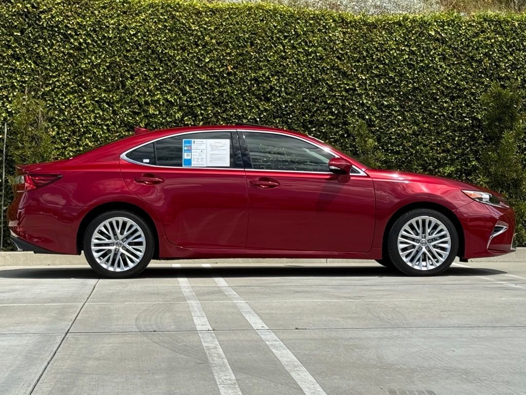 Used 2016 Lexus ES 350 w/ Navigation System Package image 10