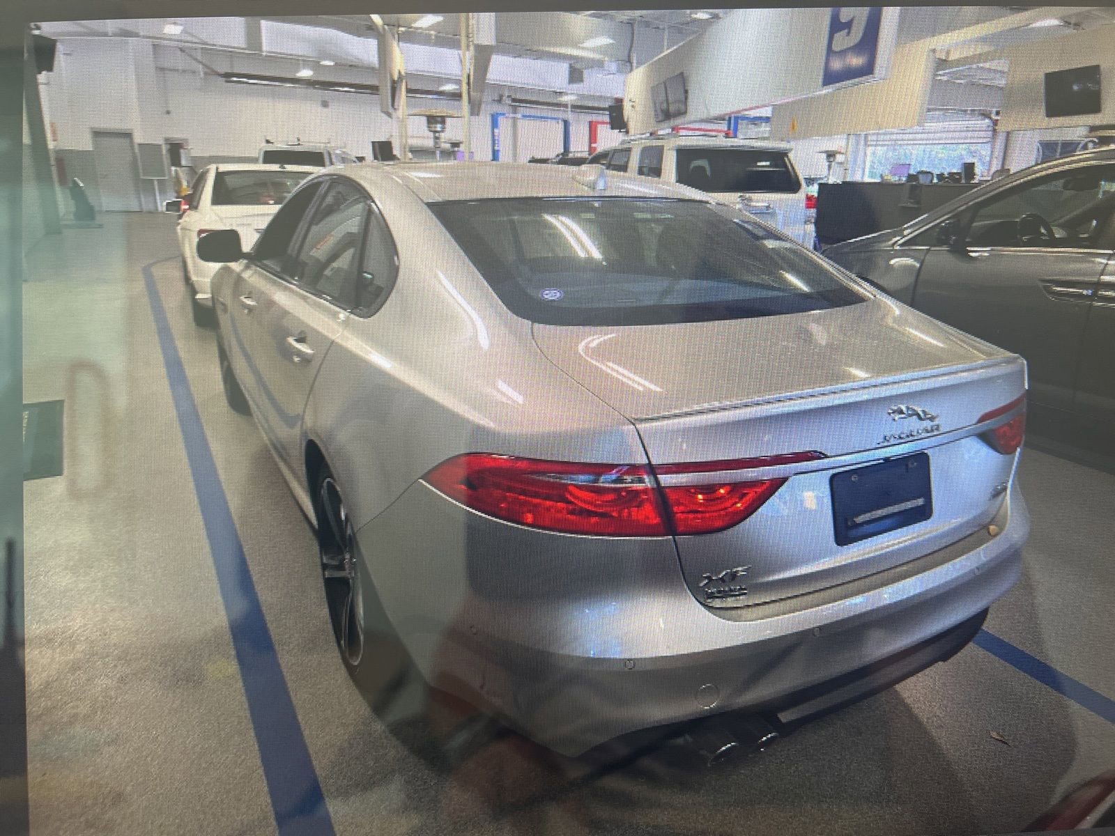 Used 2017 Jaguar XF R-Sport image 4