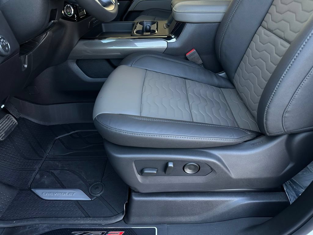 New 2026 Chevrolet Silverado 2500 ZR2 AWD/4WD image 11