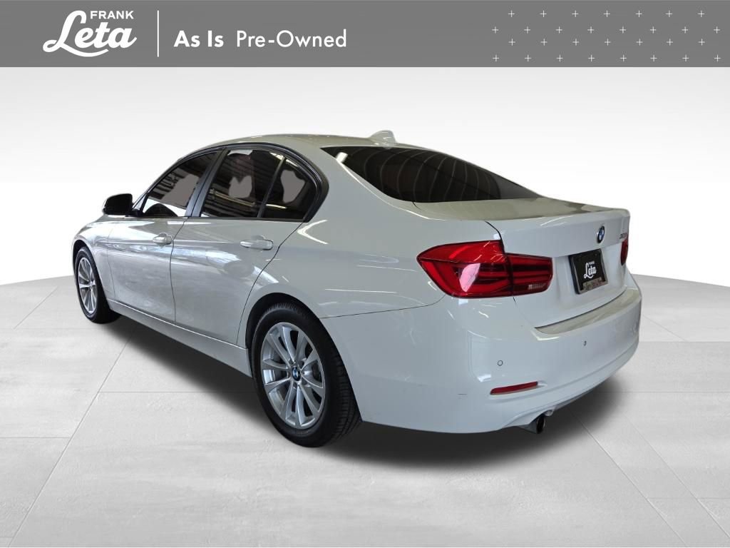 Used 2018 BMW 320i Sedan RWD image 4