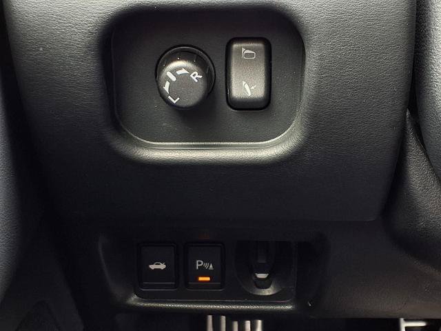 Certified 2023 Nissan GT-R NISMO w/ Floor Mat Package AWD/4WD image 28