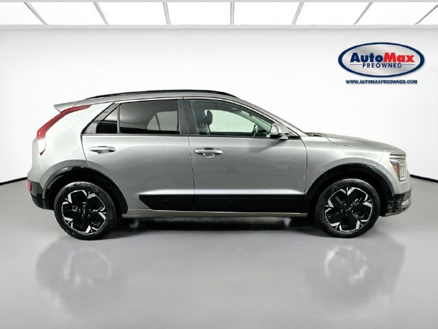 Used 2023 Kia Niro Wave w/ Wave Preserve Package FWD image 8