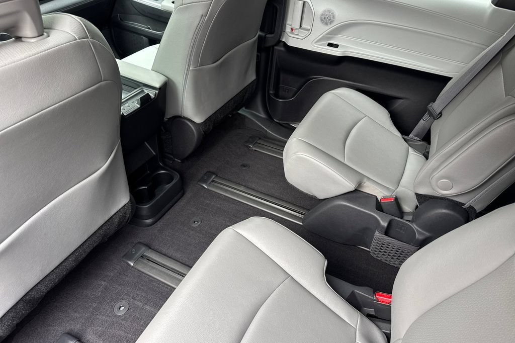 Certified 2025 Toyota Sienna XLE w/ XLE Plus Package AWD/4WD image 11