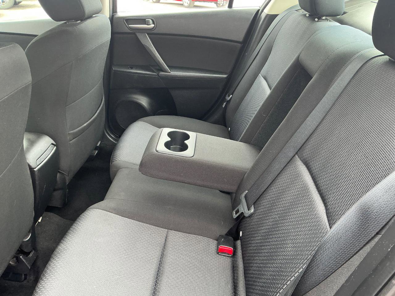 Used 2010 MAZDA MAZDA3 i Touring FWD image 11
