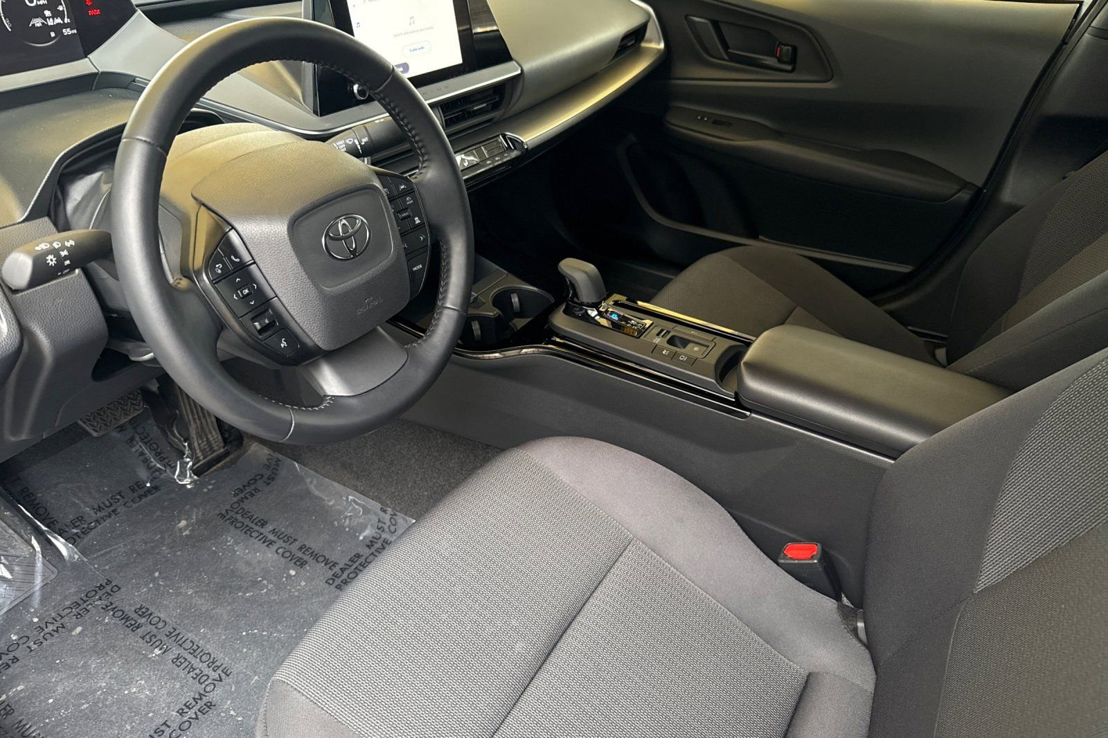 Used 2025 Toyota Prius LE image 11