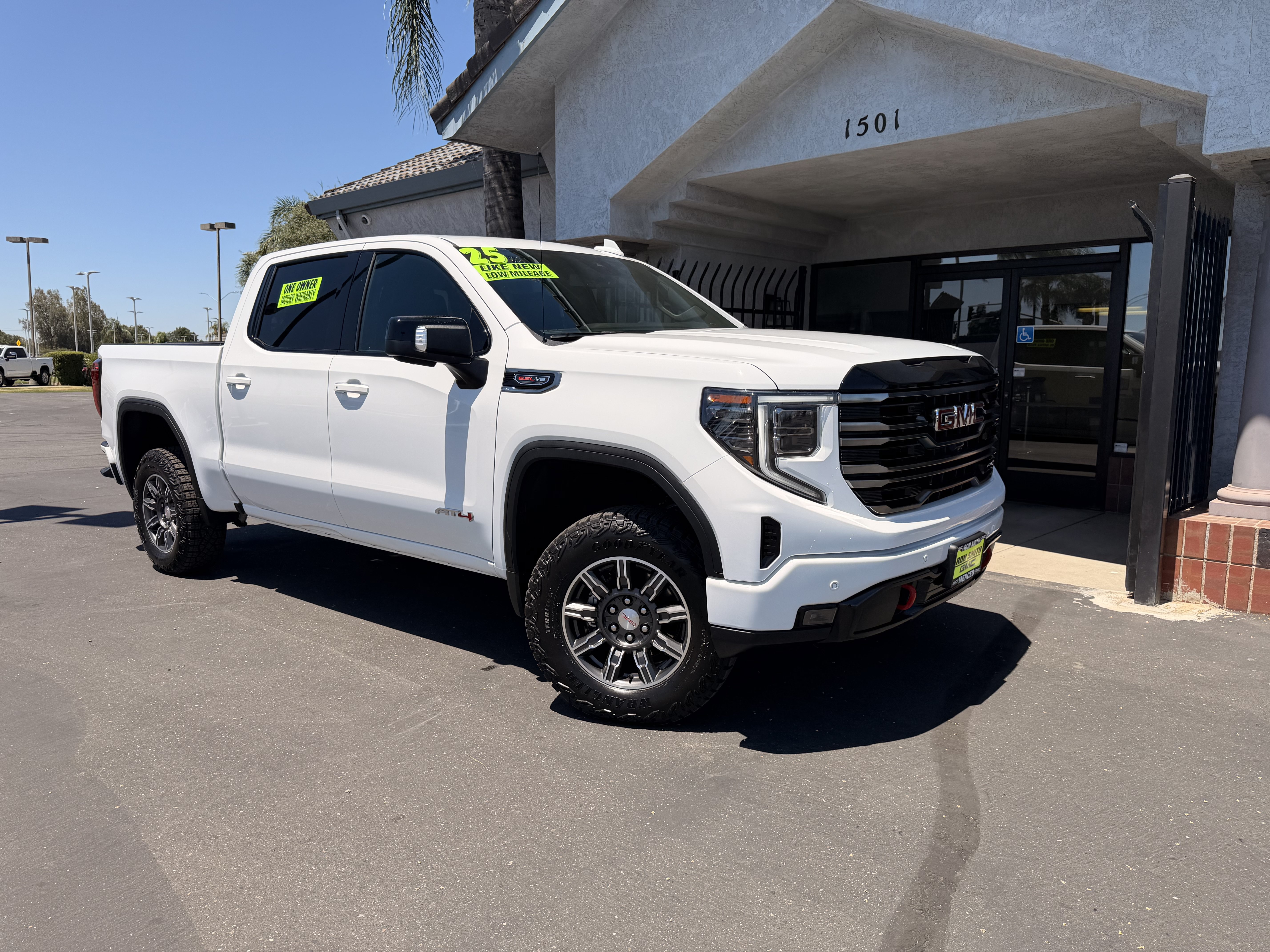 Used 2025 GMC Sierra 1500 AT4 AWD/4WD image 2