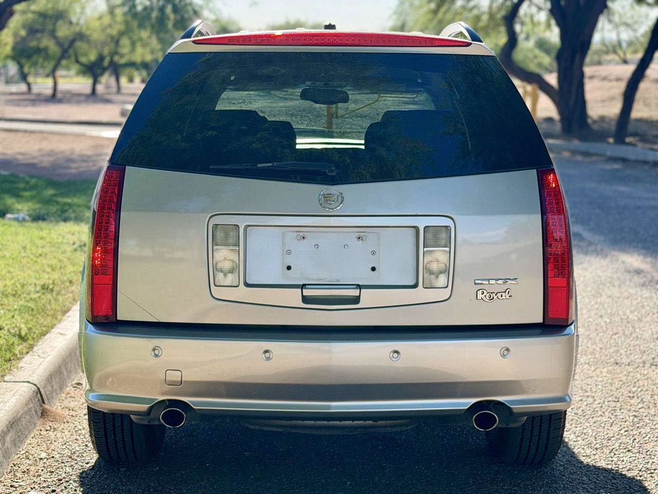 Used 2007 Cadillac SRX w/ Utility Package RWD image 4