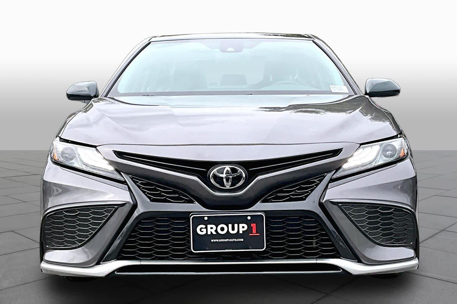 Used 2021 Toyota Camry XSE FWD image 4