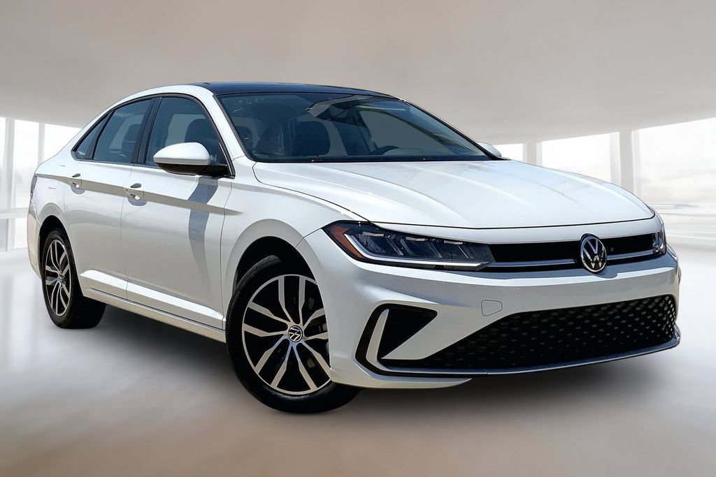 Certified 2025 Volkswagen Jetta SE w/ Sunroof Package FWD image 11
