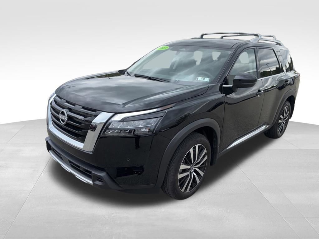 Used 2025 Nissan Pathfinder Platinum w/ Cargo Package AWD/4WD image 32