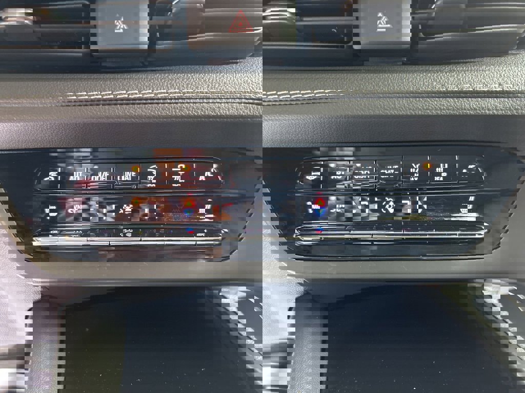 Used 2023 Buick Envision Essence w/ Sport Touring Package image 30