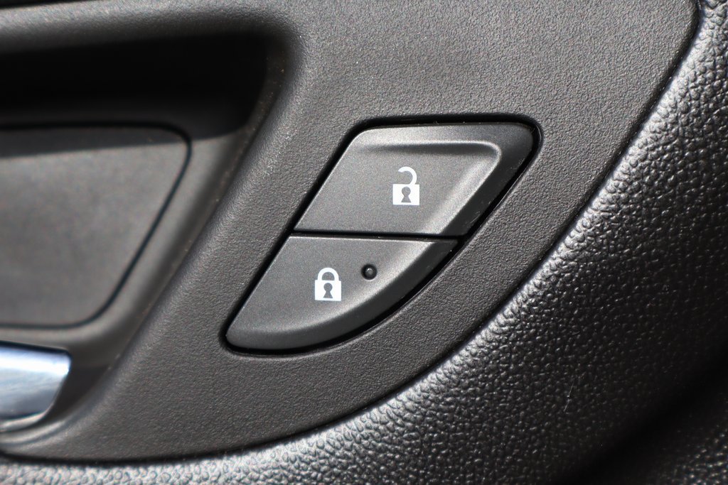 Used 2023 Chevrolet Equinox LT w/ Driver Convenience Package FWD image 16