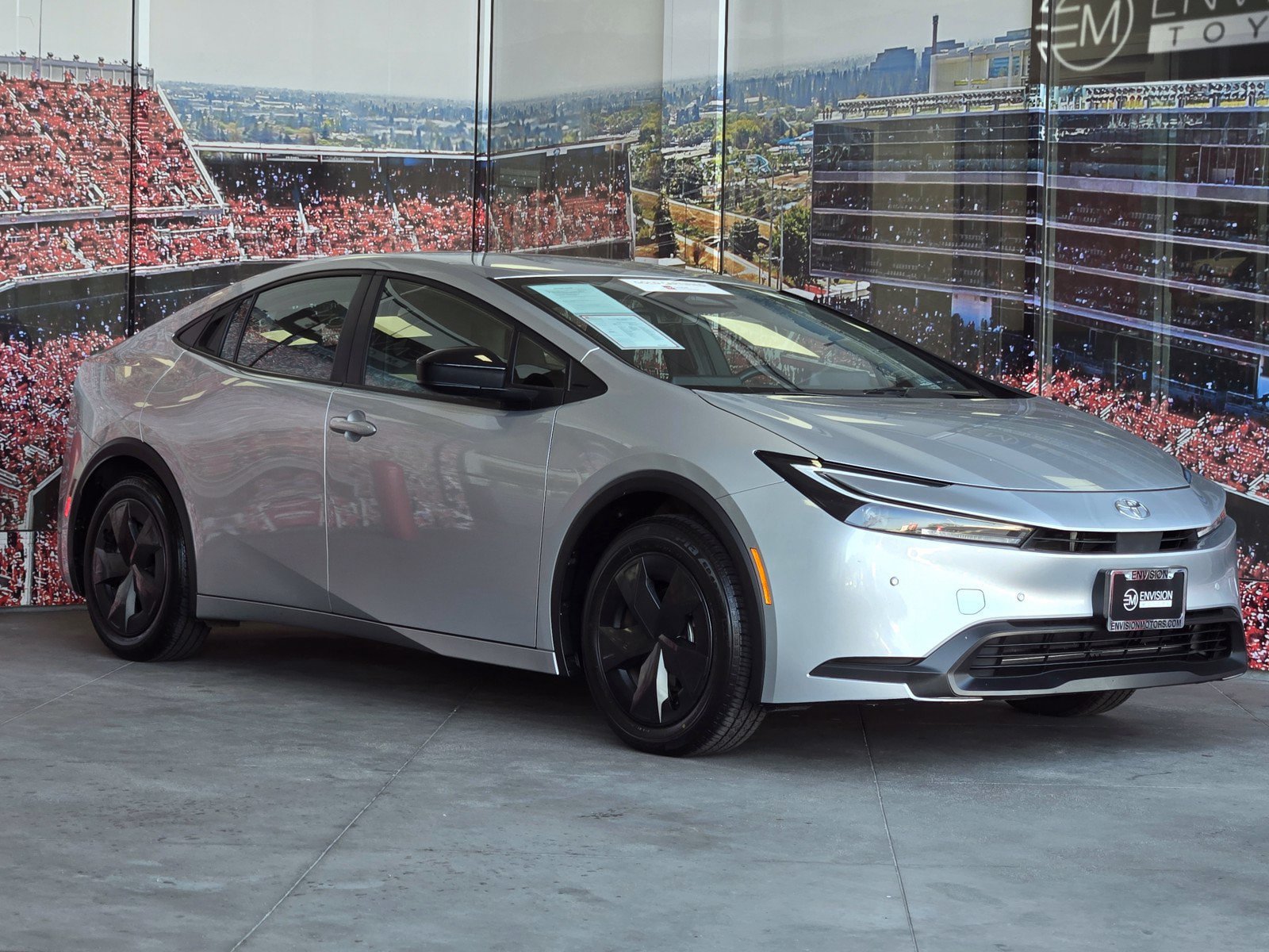 Certified 2025 Toyota Prius LE FWD image 1