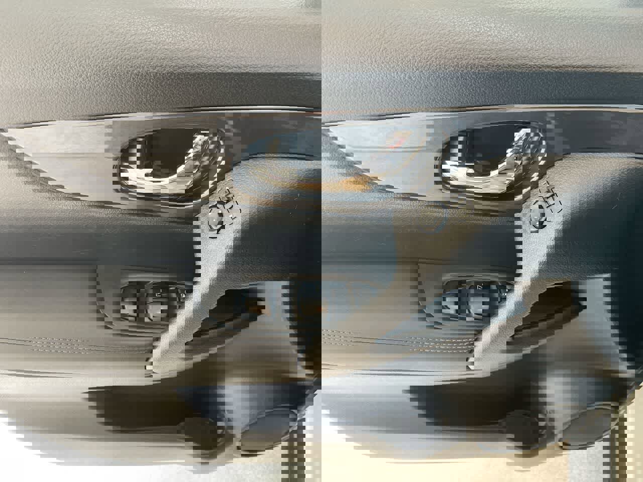 Used 2019 Nissan Rogue SV image 13