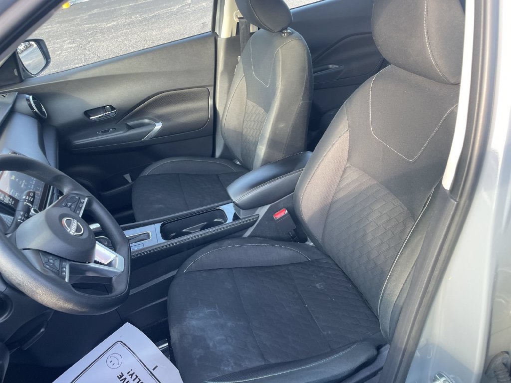 Used 2024 Nissan Kicks SV FWD image 9