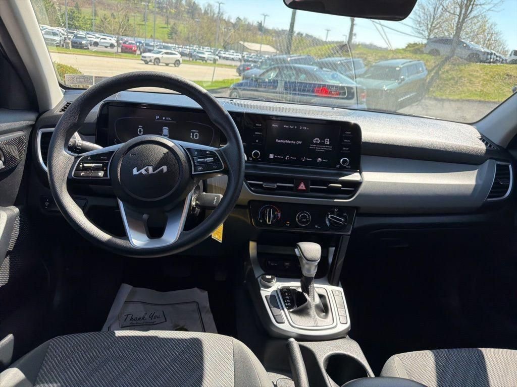 Certified 2024 Kia Seltos LX image 22